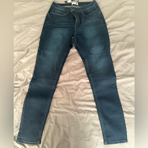 BNWT Fashionnova Jeans - Picture 3 of 3